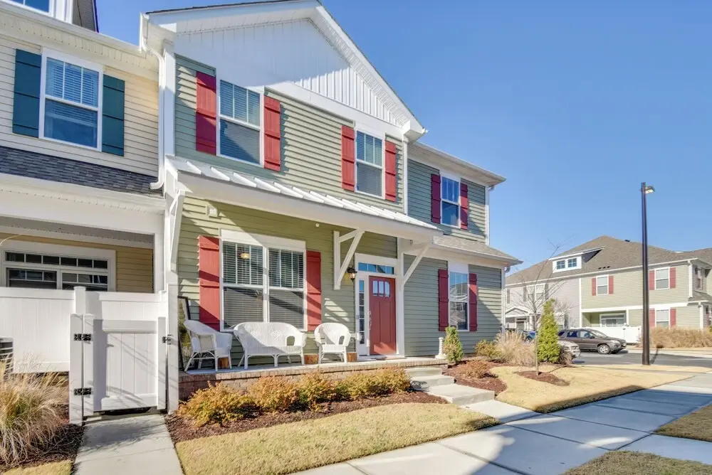 photo 1 of Hampton Condo: By Convention Center & Coliseum!