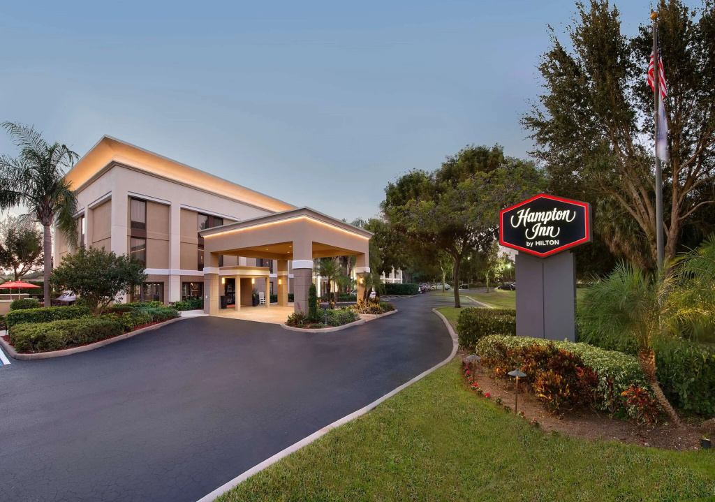 photo 1 of Hampton Inn - Naples - I-75