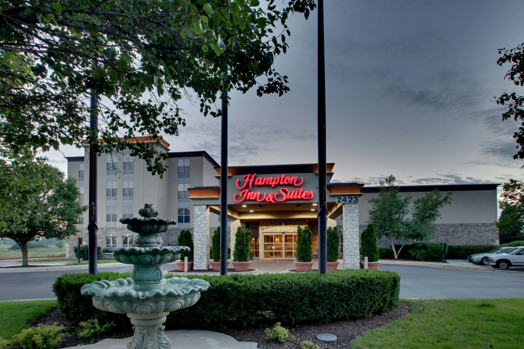 photo 1 of Hampton Inn & Suites Chicago/Aurora