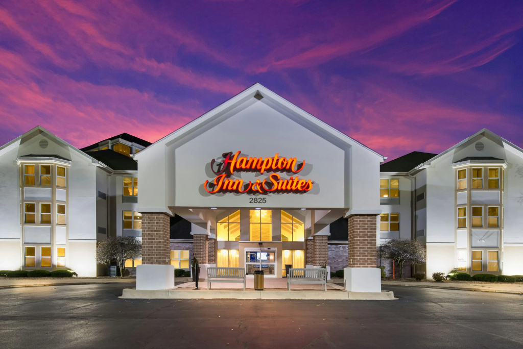 photo 1 of Hampton Inn & Suites Chicago/Hoffman Estates