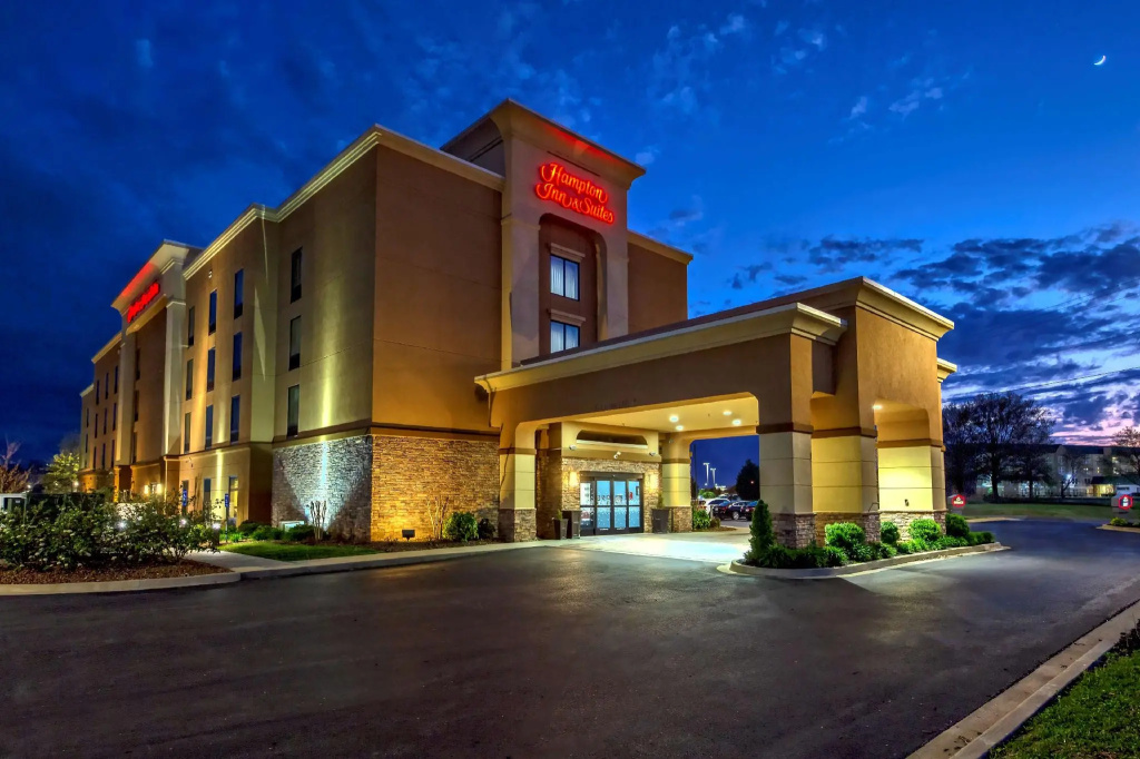photo 1 of Hampton Inn & Suites Clarksville
