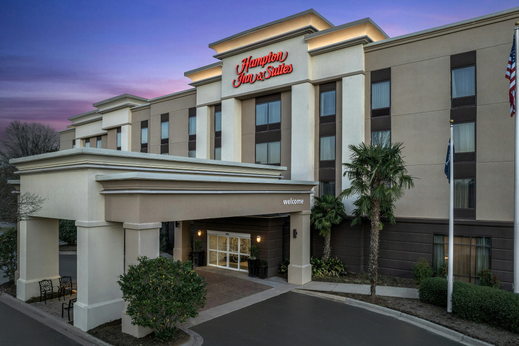 photo 1 of Hampton Inn & Suites Clinton - I-26