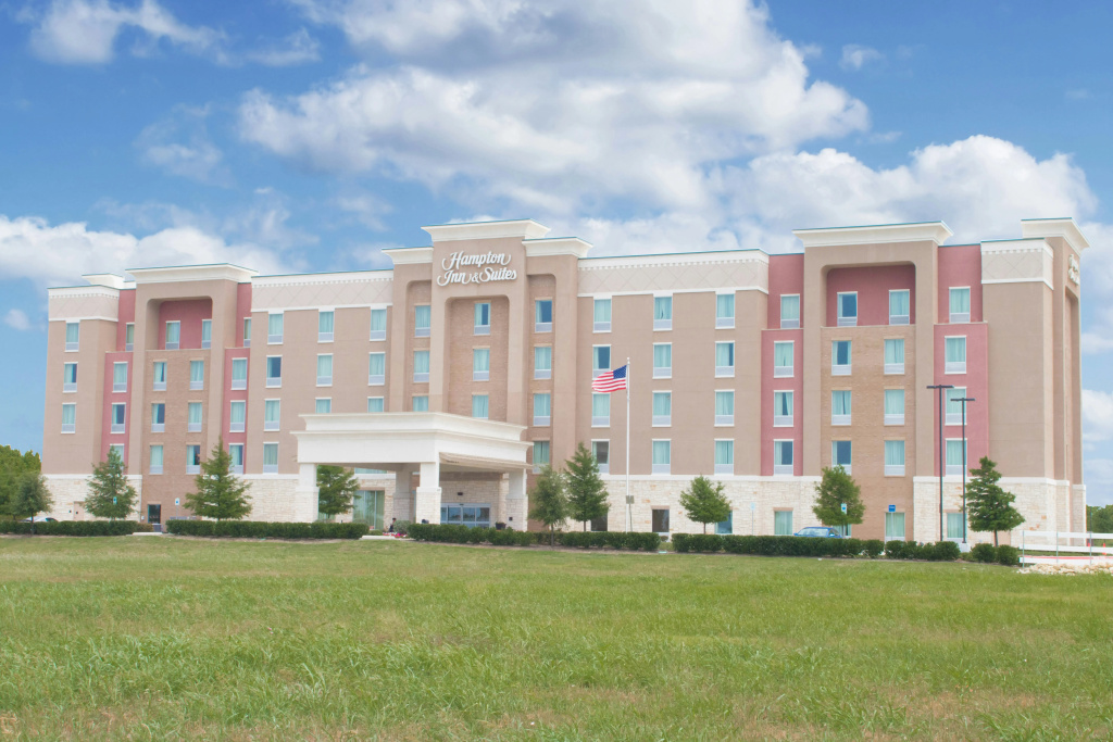 photo 1 of Hampton Inn & Suites Dallas/Frisco North-FieldhouseUSA