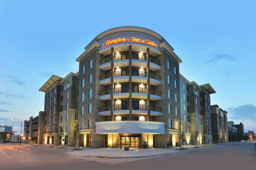 photo 1 of Hampton Inn & Suites Des Moines Downtown