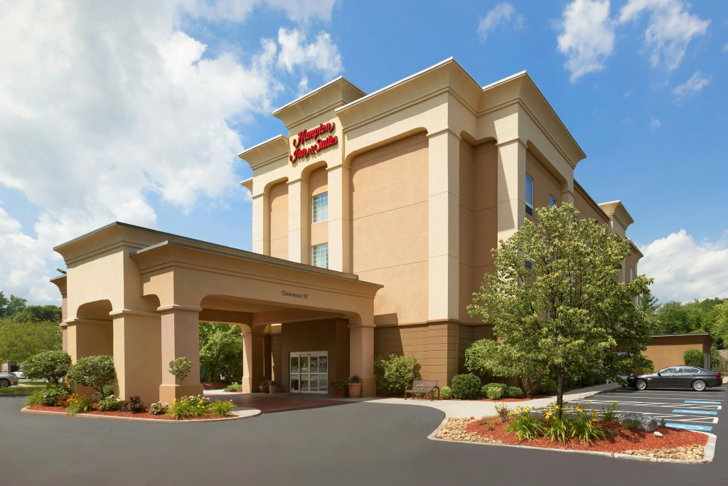 photo 1 of Hampton Inn & Suites Greenfield
