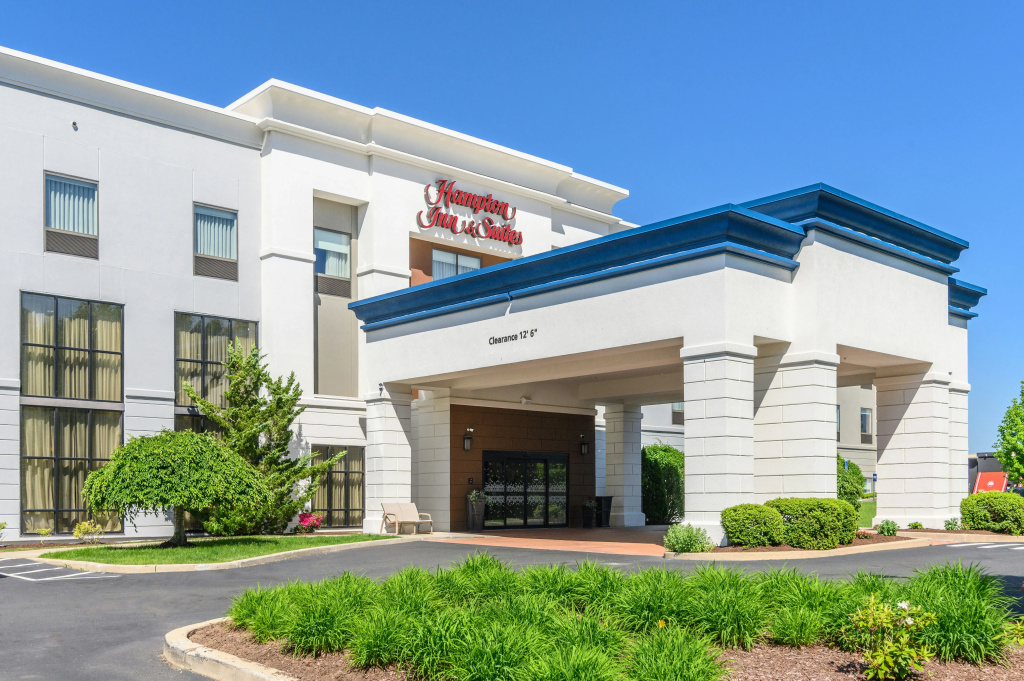 photo 1 of Hampton Inn & Suites Hartford-Manchester