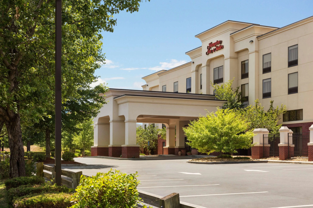 photo 1 of Hampton Inn & Suites Manchester-Bedford