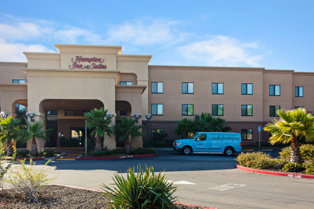 photo 1 of Hampton Inn & Suites Oakland Airport-Alameda