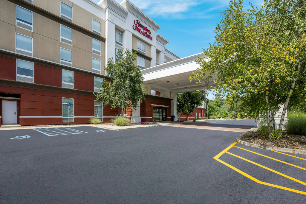 photo 1 of Hampton Inn & Suites Poughkeepsie