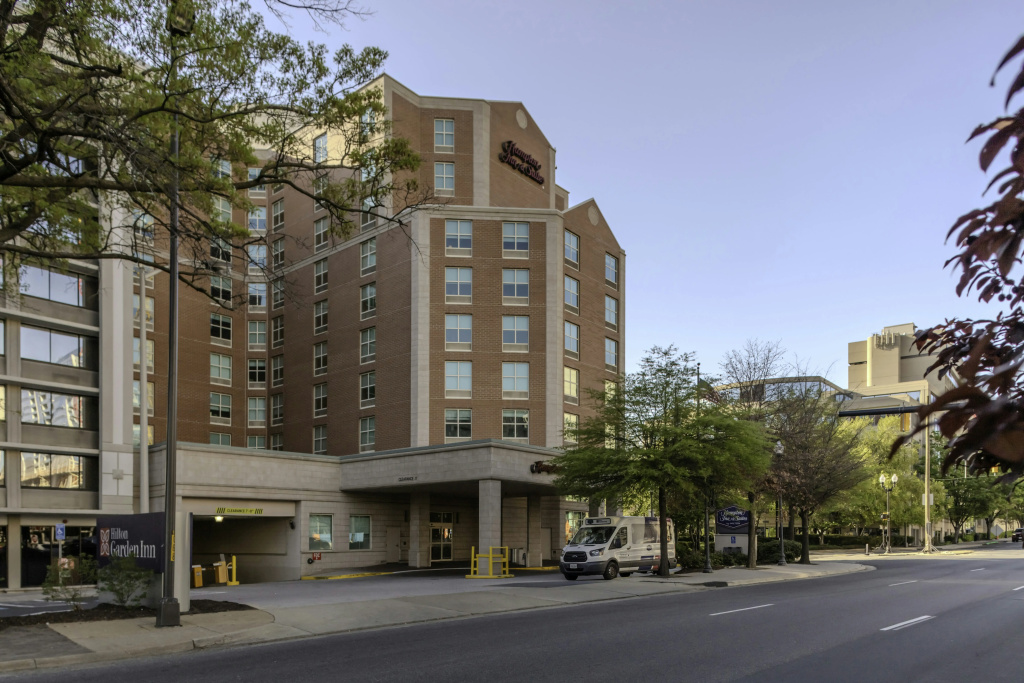 photo 1 of Hampton Inn & Suites Arlington Crystal City DCA