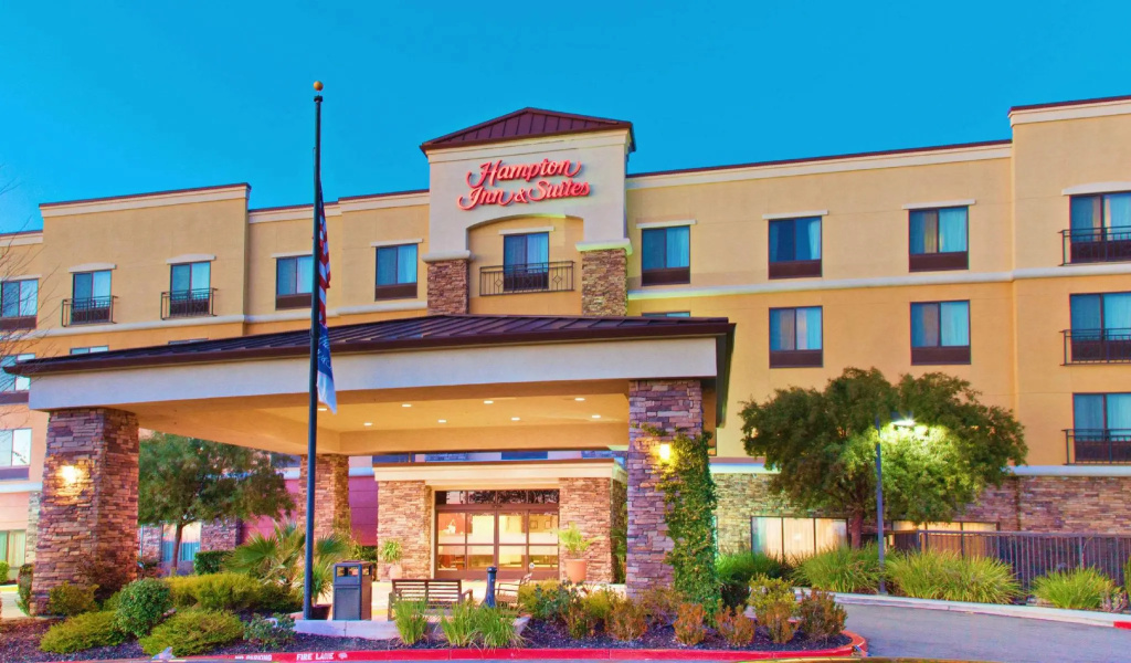 photo 1 of Hampton Inn and Suites Roseville