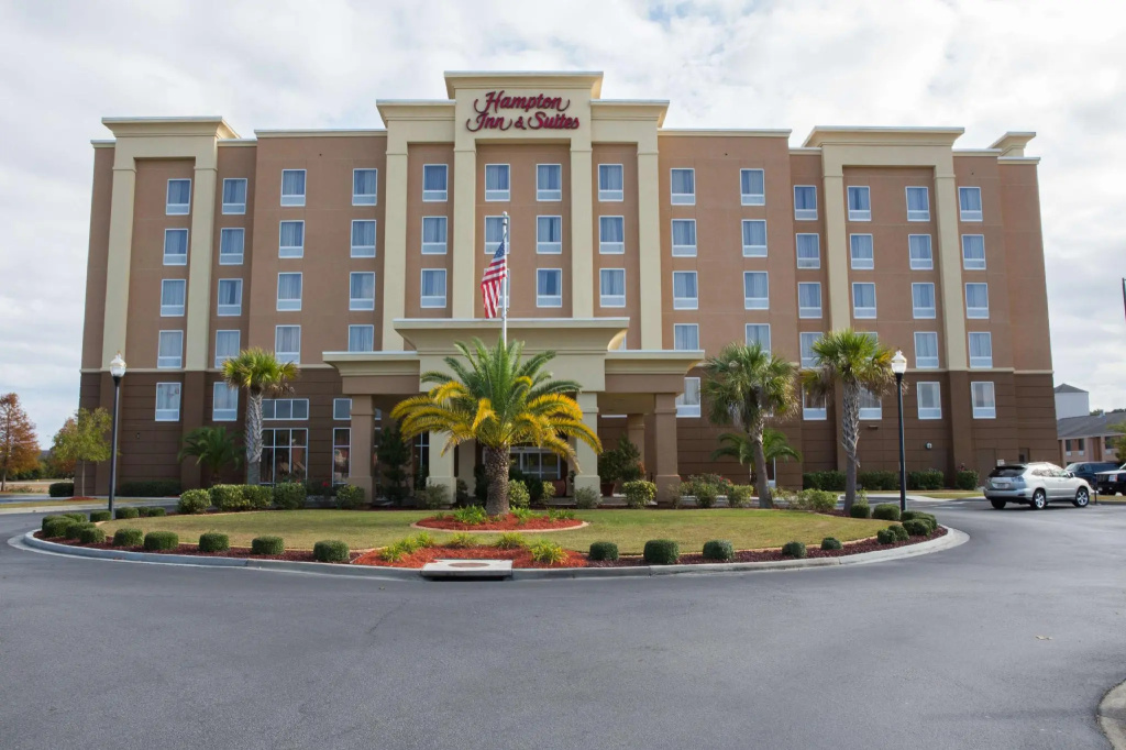 photo 1 of Hampton Inn & Suites Savannah - I-95 South - Gateway