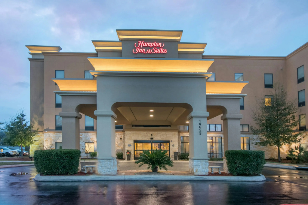 photo 1 of Hampton Inn & Suites Selma-San Antonio-Randolph AFB Texas