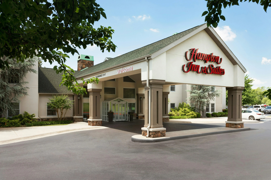 photo 1 of Hampton Inn & Suites Springdale