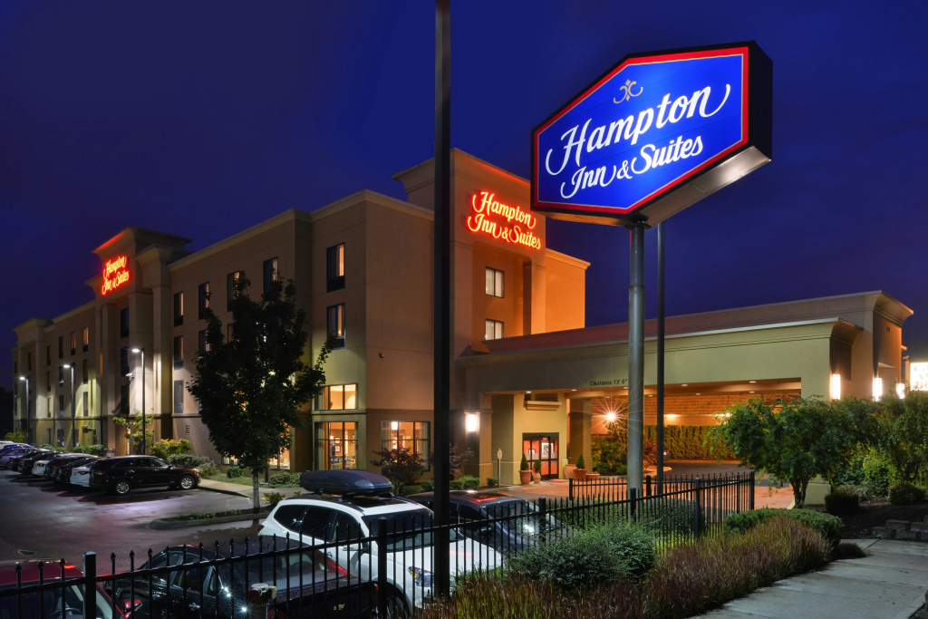 photo 1 of Hampton Inn & Suites Tacoma