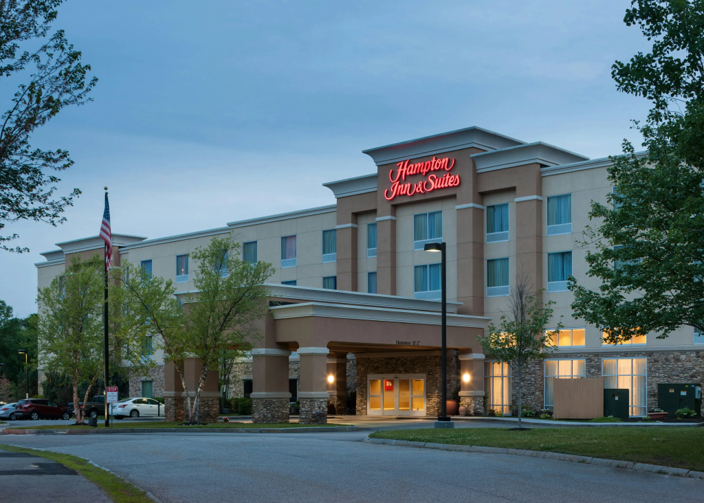 photo 1 of Hampton Inn & Suites Westford-Chelmsford