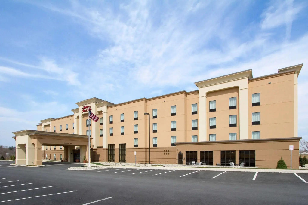photo 1 of Hampton Inn & Suites York South