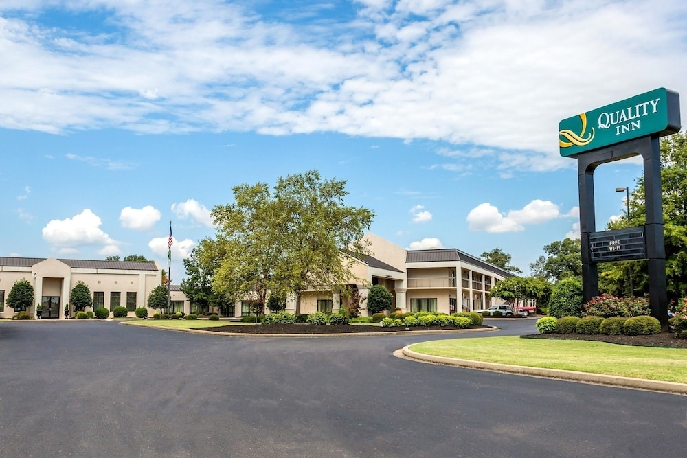 photo 1 of Hampton Inn