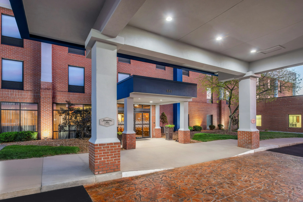 photo 1 of Hampton Inn Akron-South