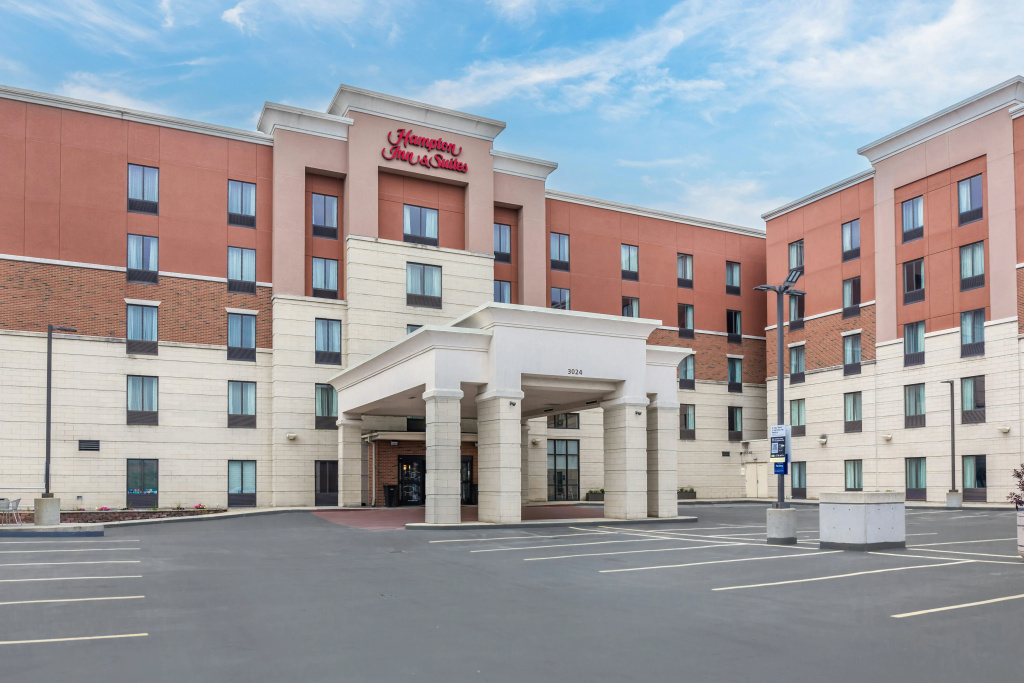 photo 1 of Hampton Inn & Suites Cincinnati/Uptown-University Area