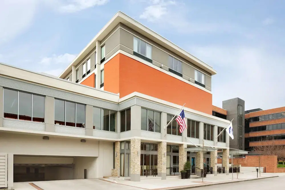 photo 1 of Hampton Inn And Suites Clayton/St. Louis-Gall