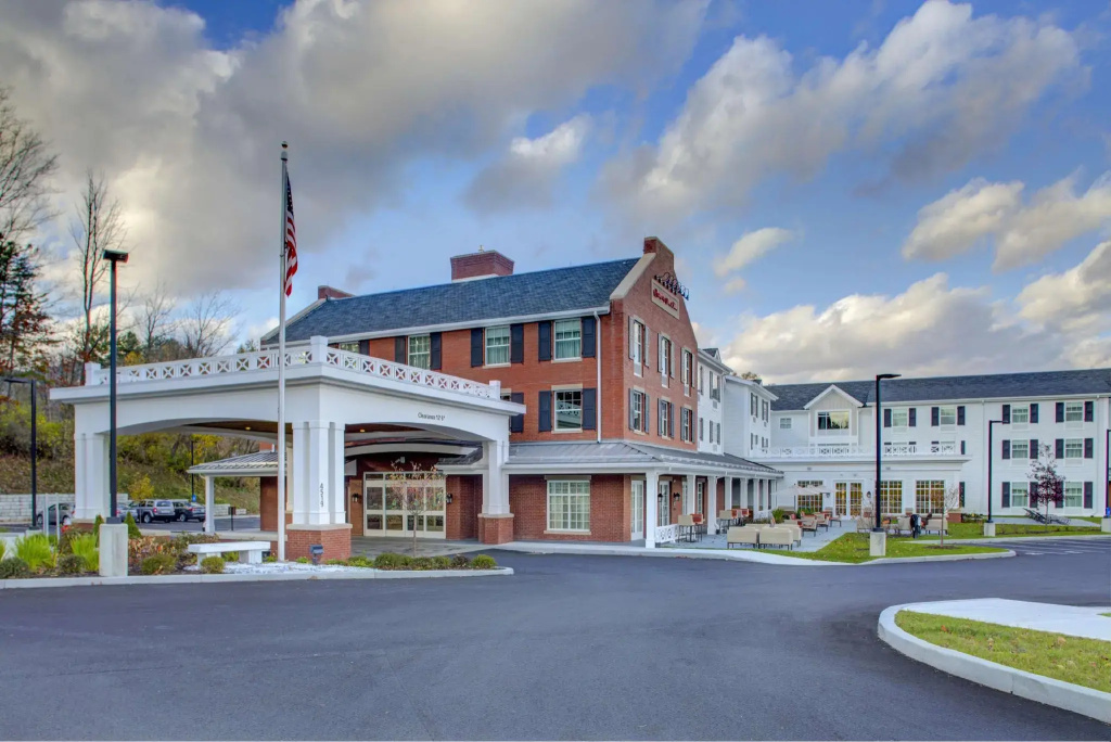 photo 1 of Hampton Inn and Suites Manchester