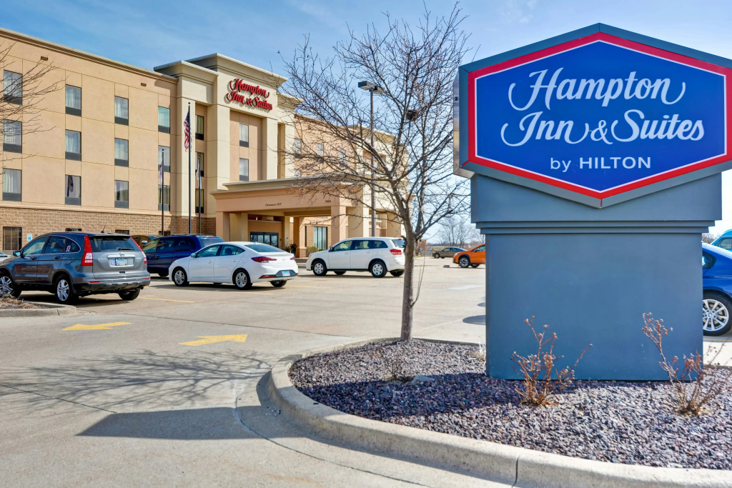 photo 1 of Hampton Inn & Suites Peoria at Grand Prairie, IL