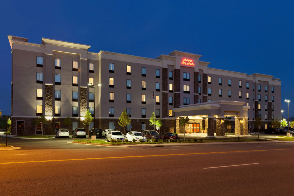 photo 1 of Hampton Inn & Suites Roanoke Airport