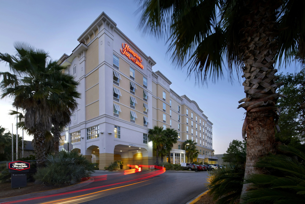 photo 1 of Hampton Inn & Suites Savannah/Midtown