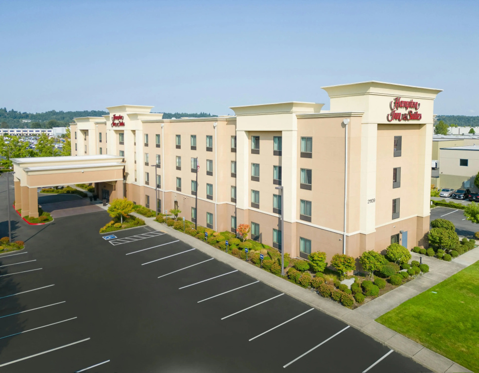 photo 1 of Hampton Inn & Suites Seattle/Kent,WA