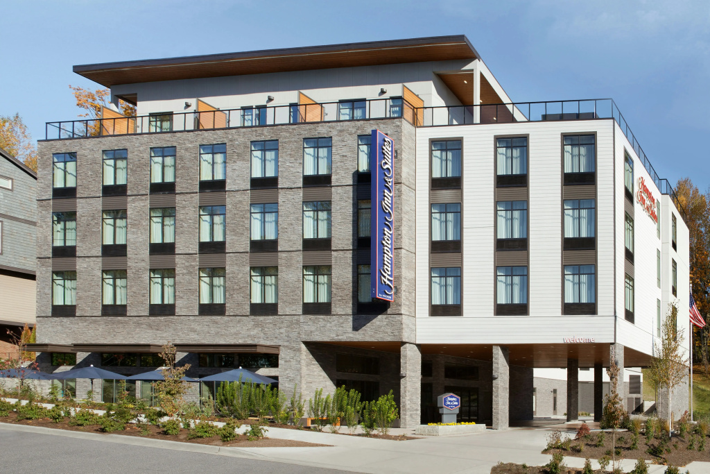 photo 1 of Hampton Inn & Suites Seattle/Renton