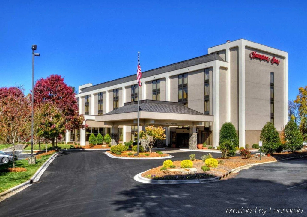 photo 1 of Hampton Inn Ashevillei26 Biltm