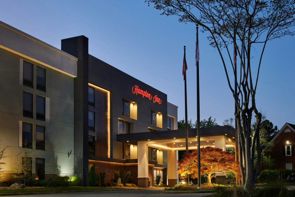 photo 1 of Hampton Inn Atlanta NW Cumberland