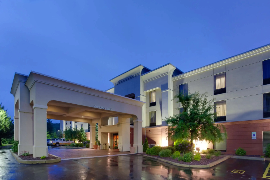 photo 1 of Hampton Inn Auburn