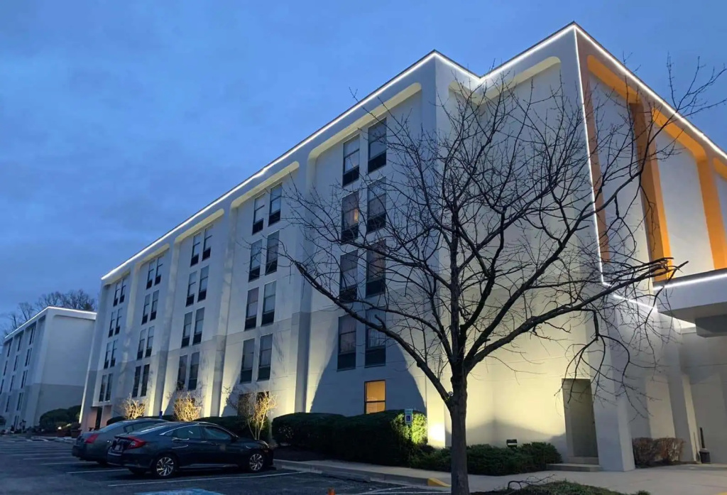 photo 1 of Wingate by Wyndham Baltimore BWI Airport