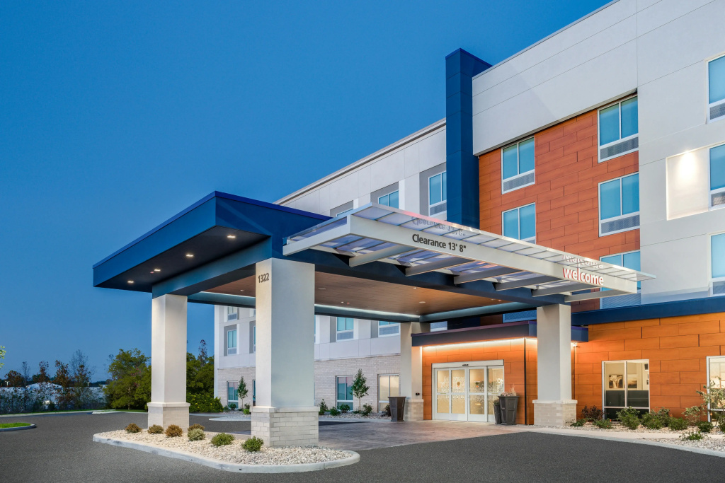 photo 1 of Hampton Inn by Hilton Bedford