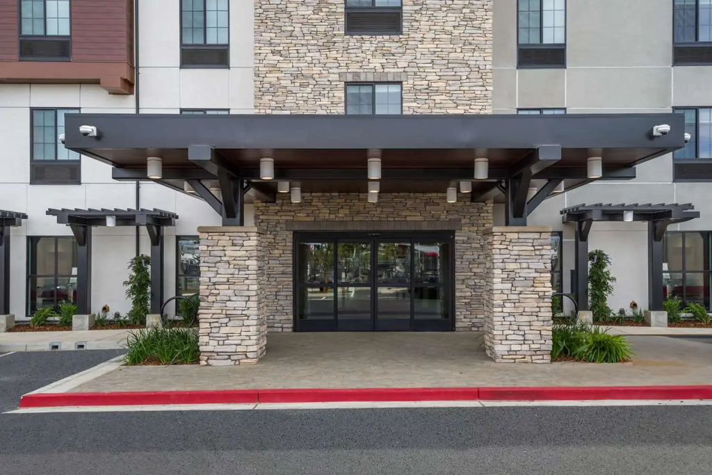 photo 1 of Hampton Inn by Hilton Concord
