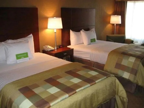 photo 1 of Hampton Inn By Hilton North Olmsted Cleveland Airport