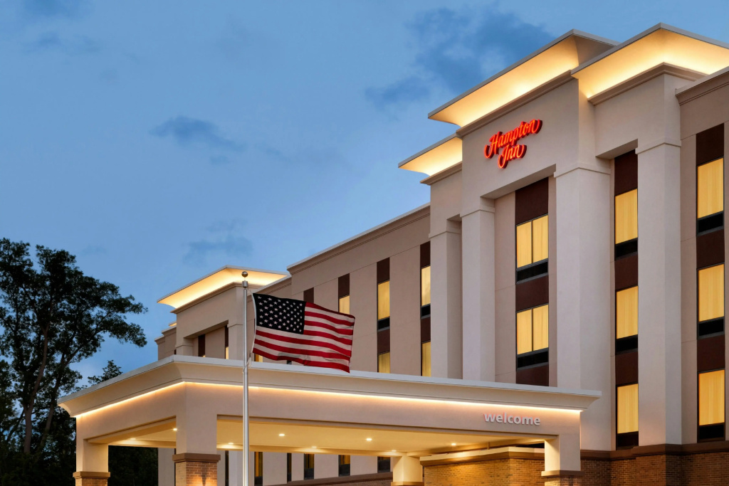 photo 1 of Hampton Inn North Olmsted Cleveland Airport