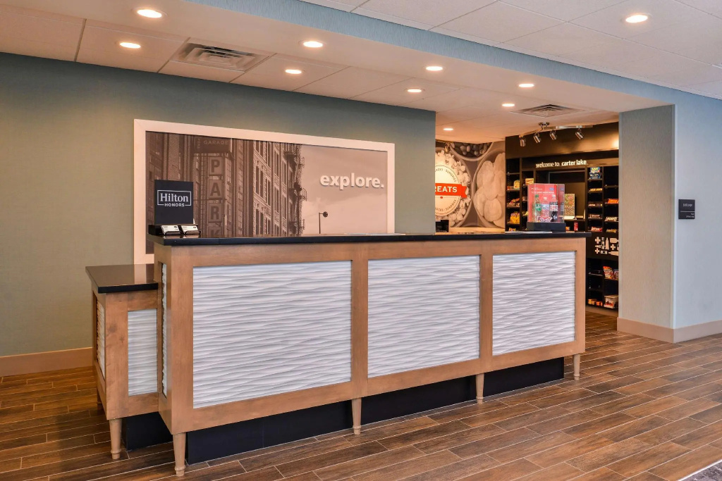photo 1 of Hampton Inn Omaha Airport