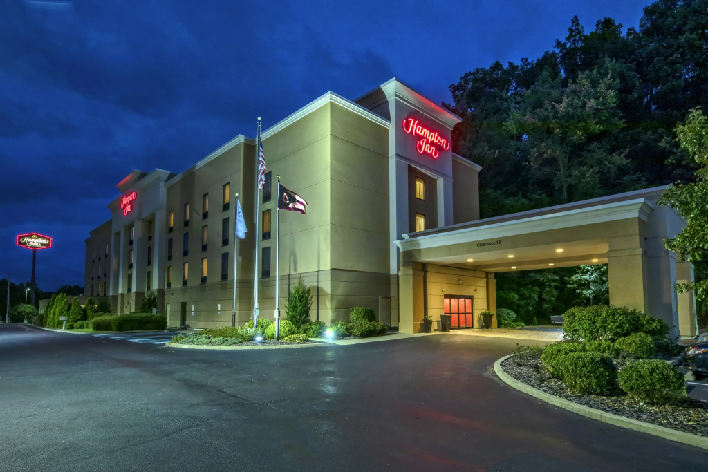 photo 1 of Hampton Inn Cambridge