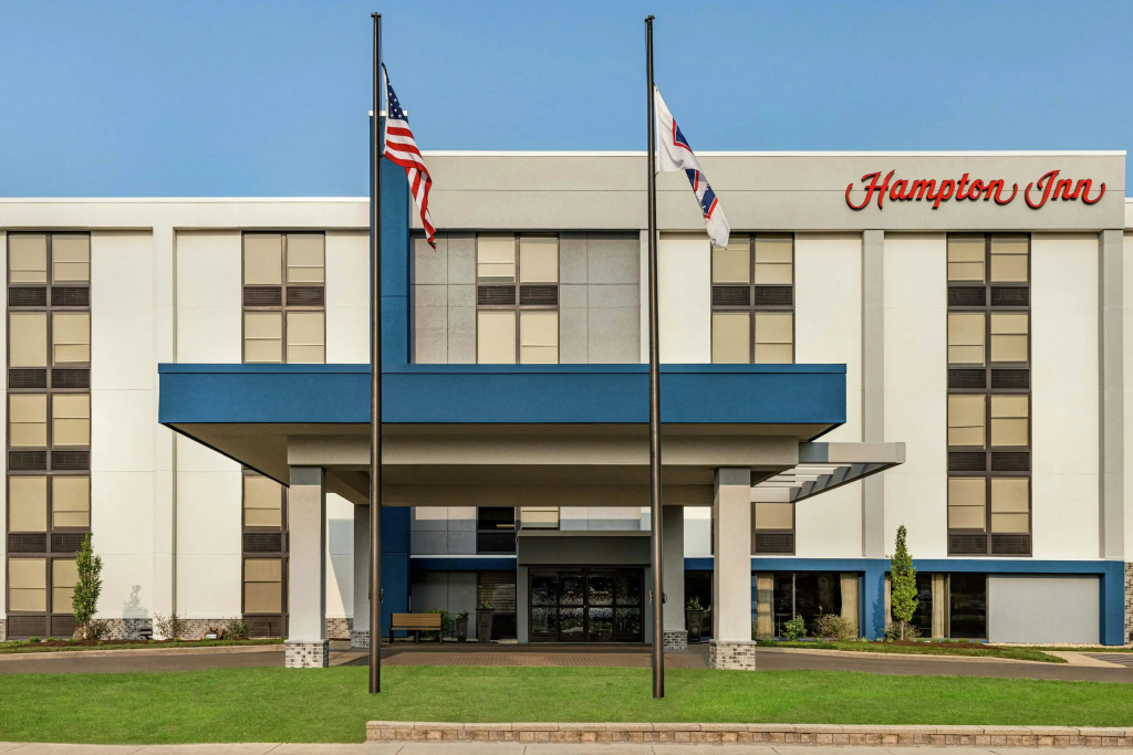photo 1 of Hampton Inn Chicago-O'Hare International Airport