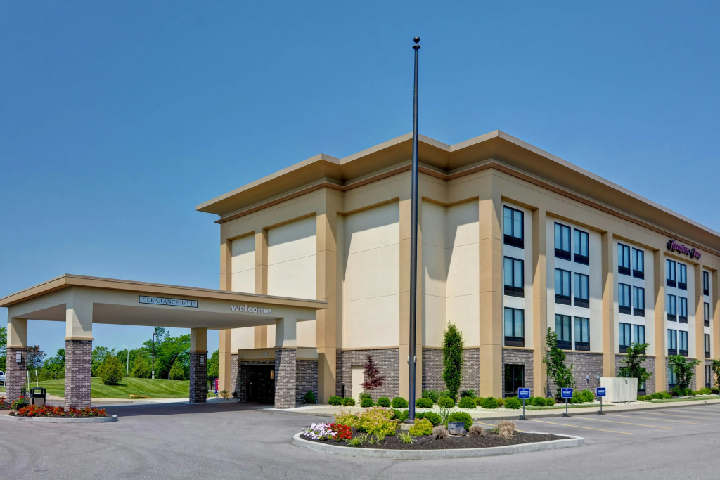 photo 1 of Hampton Inn Cincinnati Airport South