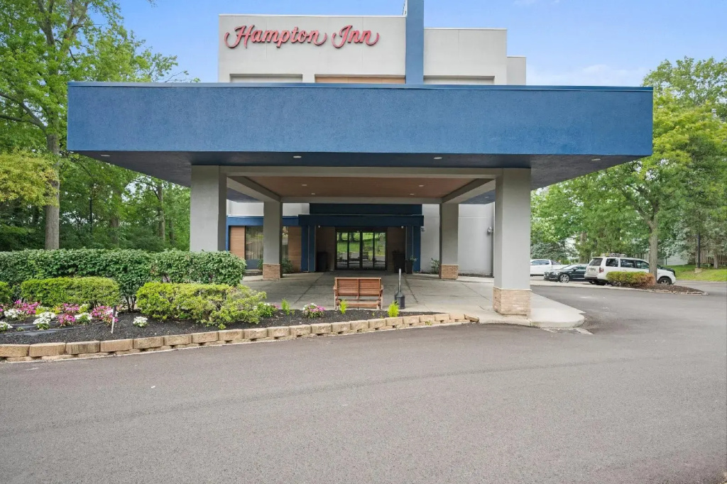 photo 1 of Hampton Inn Cleveland-Westlake