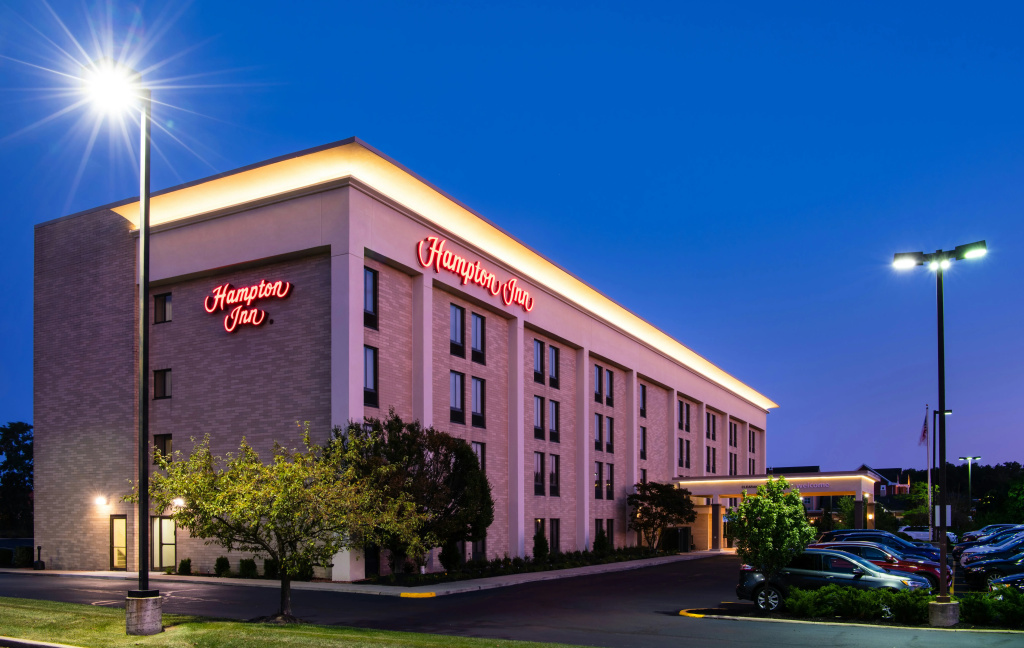 photo 1 of Hampton Inn Cleveland-Solon