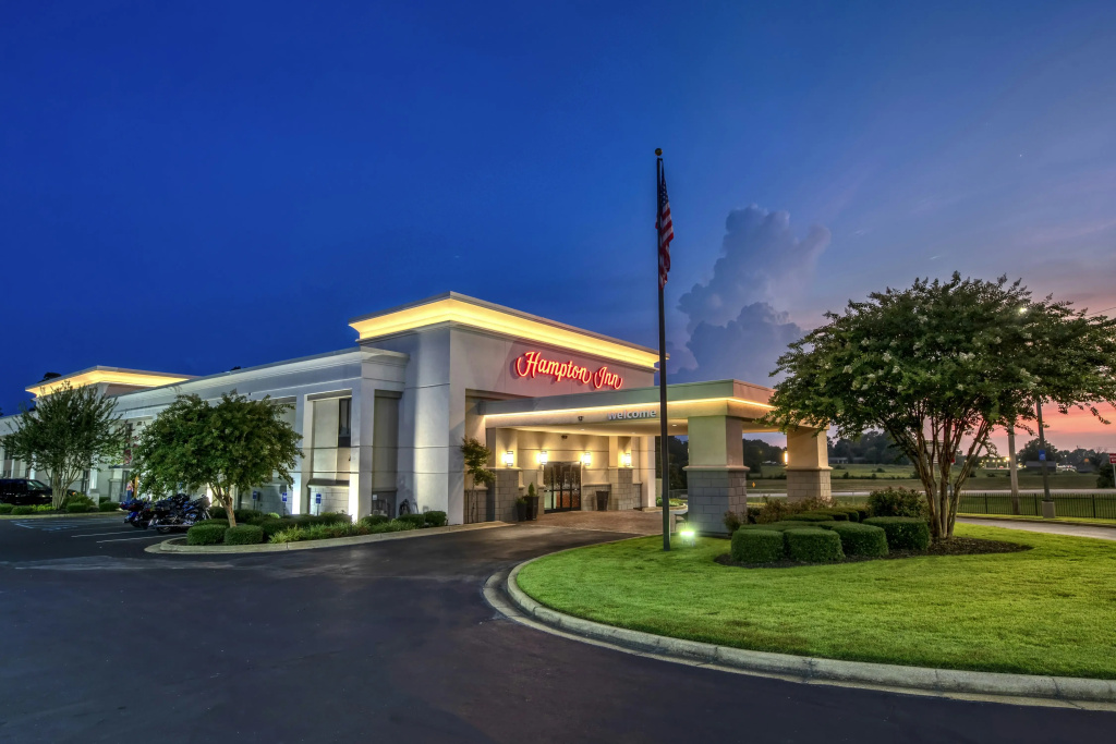 photo 1 of Hampton Inn Corinth
