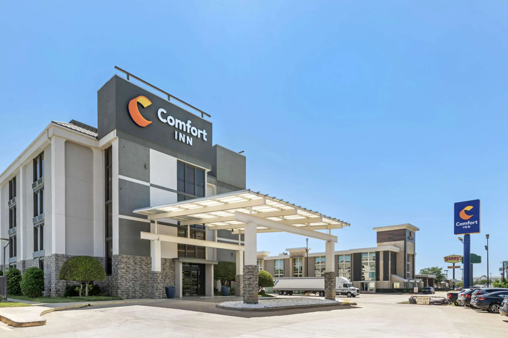 photo 1 of Comfort Inn Dallas North Love Field Airport