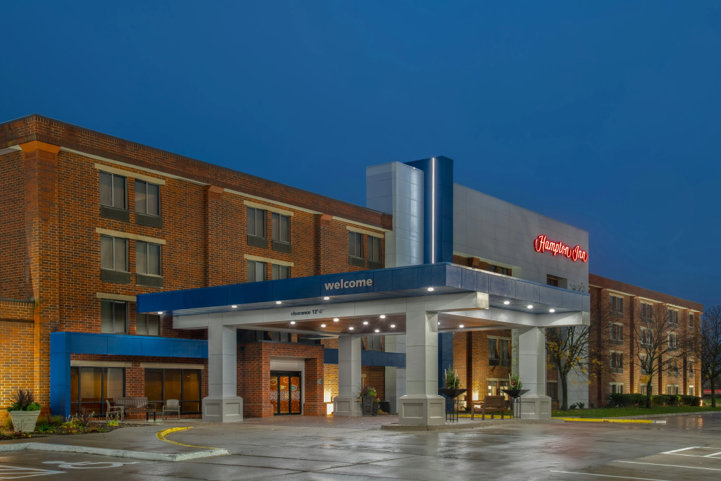 photo 1 of Hampton Inn West Des Moines Lake Drive