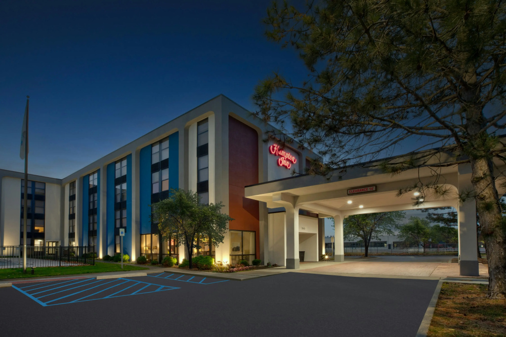 photo 1 of Hampton Inn Detroit/Madison Heights/South Troy