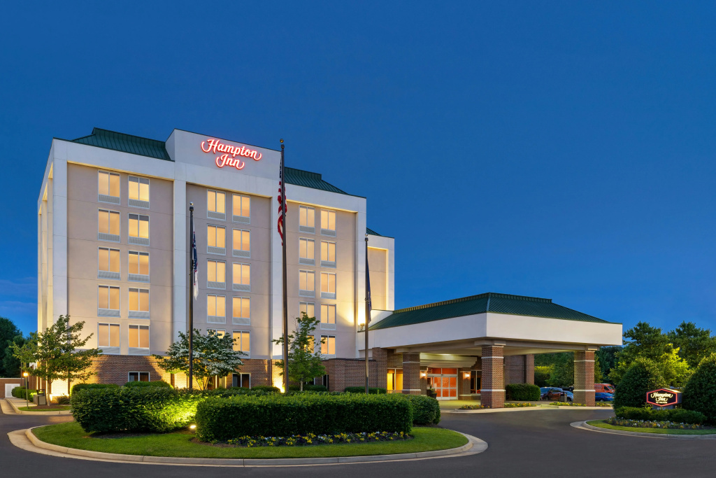 photo 1 of Hampton Inn Dulles - Cascades